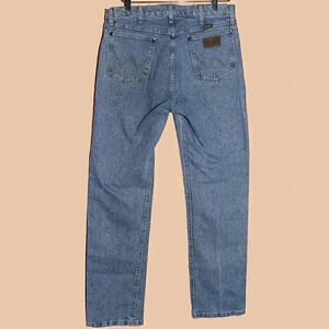Wrangler Light Wash‎ Denim Jeans Size 35x34 Western Cowboy Classic Blue Jeans
